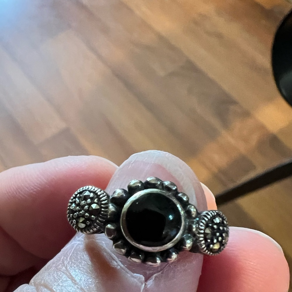 Vintage black onyx and maracasites art deco  sterling silver ring size 7.